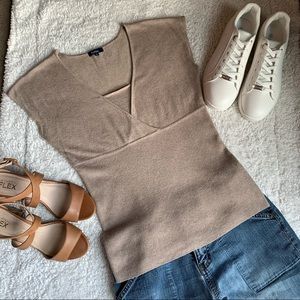 EUC Vintage Reitmans Sleeveless V-Neck Sweater Top